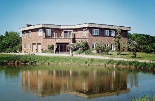 Halton Regional Municipality Villa | 650 m² Villa ∙ 5 bedrooms ∙ 12 guests
