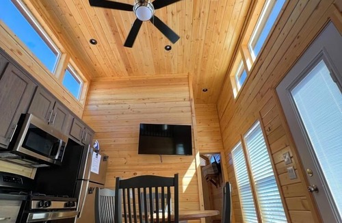 Valle Cottage | 66: Grand Canyon South Rim: Private Cabin: Sleeps 8