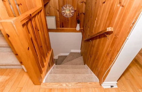 Mulmur House | 678307 Centre Road, Shelburne