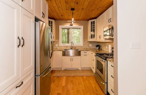 Mulmur House | 678307 Centre Road, Shelburne