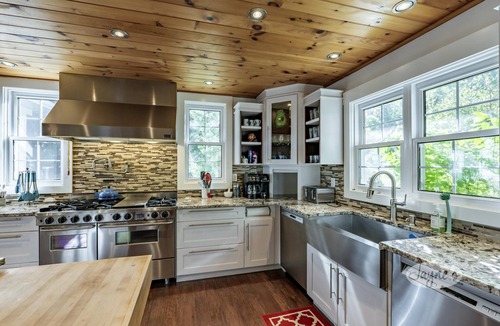 Muskoka Lakes Cottage | 7 bed, 5 bath spectacular cottage on Lake Joseph!