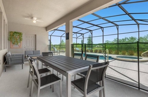 Sunridge Woods House | 7 Bedrooms/5 Bathrooms/Solterra (7684 OL)