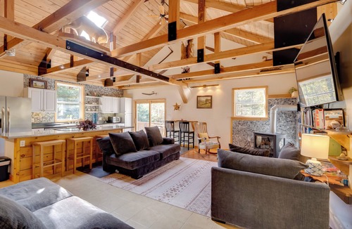 Curwensville Cabin | 7 Mi to Bilger's Rocks: Secluded 7-Acre Retreat