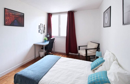 18th Arrondissement Resort | 70 m² Private room ∙ 1 bedroom ∙ 3 guests
