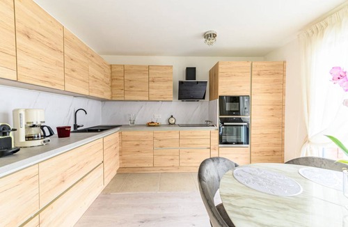 Saint-Ouen Apartment | 72 m² Apartment ∙ 2 bedrooms ∙ 6 guests