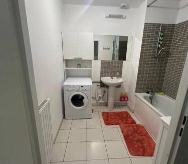 Aubervilliers Apartment | 75 m² Apartment ∙ 2 bedrooms ∙ 7 guests