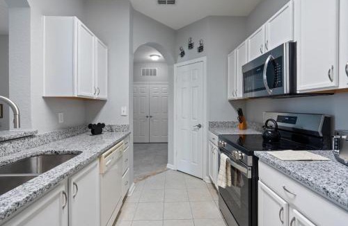 Windsor Hills House | 7671 Comrow Unit 205