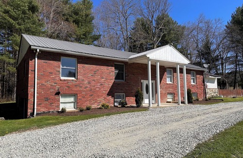 Cowanesque House | 8 acres of peace and quiet by the pool in the south finger lakes region