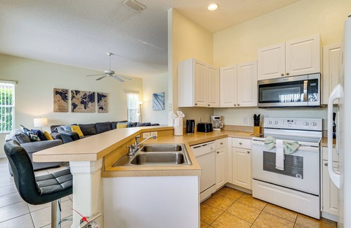 Tuscan Hills Villa | 8 Mi to Disney! 'Paradise Found Villa' w/Games