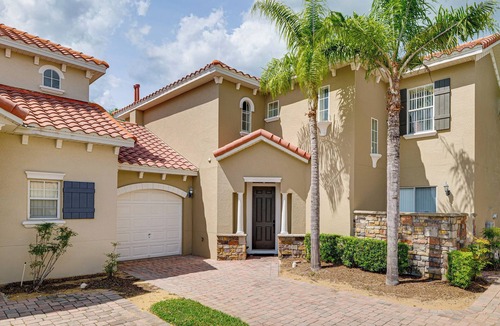 Tuscan Hills Villa | 8 Mi to Disney! 'Paradise Found Villa' w/Games