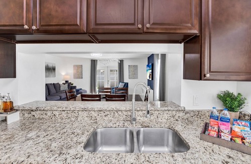 Indian Wells House | 8 minutes from disney parks! Beautiful home with pool heated!