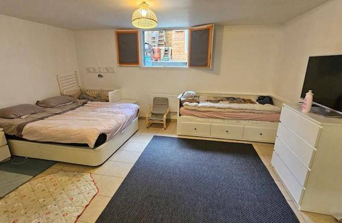 La Courneuve Apartment | 80 m² Apartment ∙ 2 bedrooms ∙ 9 guests