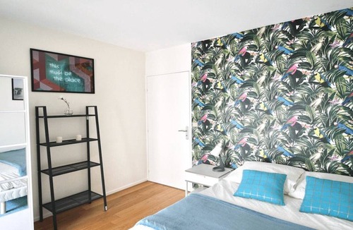11th Arrondissement Resort | 80 m² Private room ∙ 1 bedroom ∙ 4 guests