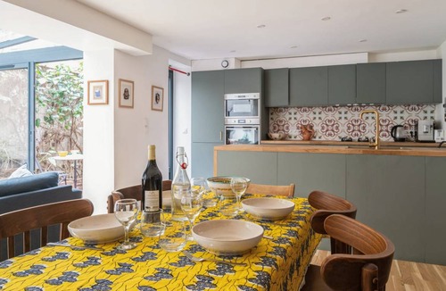 11th Arrondissement Apartment | 81 m² Apartment ∙ 2 bedrooms ∙ 4 guests