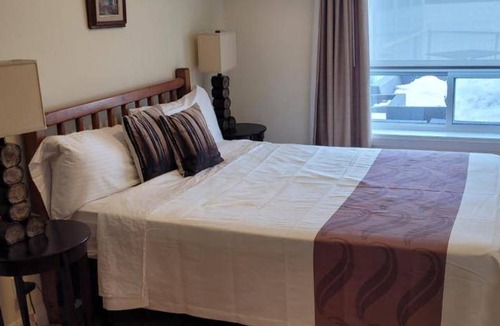 Port Carling Hotel | 84 m² Hotel ∙ 2 bedrooms ∙ 6 guests