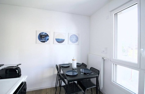 Clichy Resort | 89 m² Private room ∙ 1 bedroom ∙ 4 guests