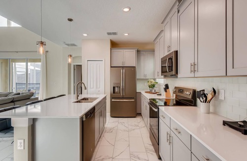 Four Corners House | 8992 CC - Exquisite 5 Bed Single Family