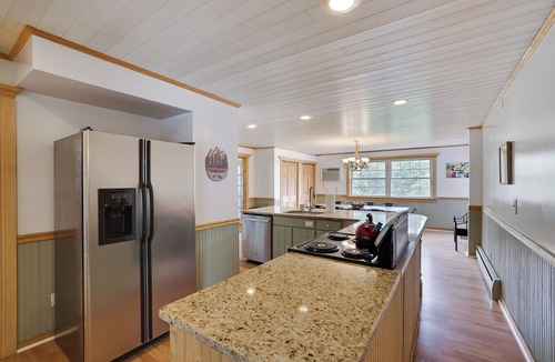 Narrowsburg House | 9-bedroom home with Private Indoor heated Pool - Firepit - 7 acres - sleeps 22