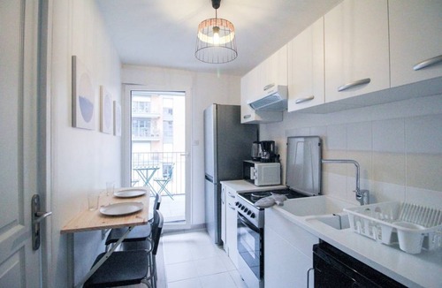 Clichy Resort | 90 m² Private room ∙ 1 bedroom ∙ 5 guests