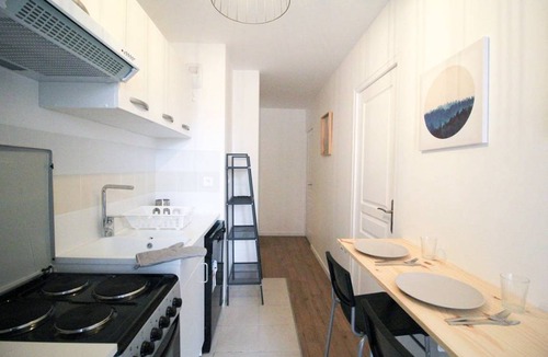 Clichy Resort | 90 m² Private room ∙ 1 bedroom ∙ 5 guests