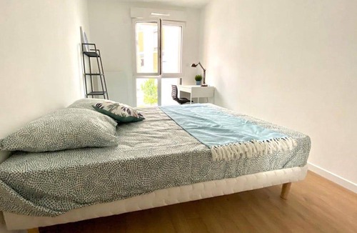 Clichy Resort | 90 m² Private room ∙ 1 bedroom ∙ 4 guests