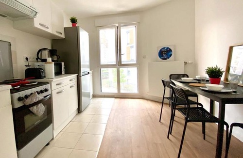 Clichy Resort | 90 m² Private room ∙ 1 bedroom ∙ 4 guests