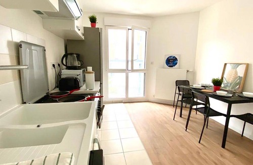 Clichy Resort | 90 m² Private room ∙ 1 bedroom ∙ 4 guests