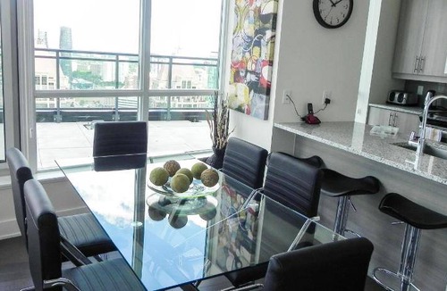 Downtown Mississauga Apartment | 900 m² Apartment ∙ 2 bedrooms ∙ 5 guests
