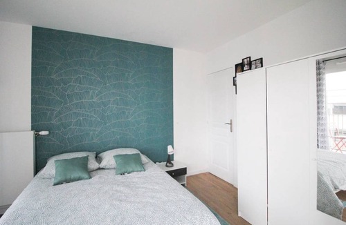 Clichy Resort | 91 m² Private room ∙ 1 bedroom ∙ 4 guests