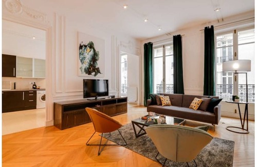 Champs-Elysees Apartment | 93 m² Apartment ∙ 1 bedroom ∙ 2 guests