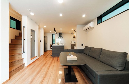 Ueno House | 98 m2, Best Location, Free Parking, Luxury Private House, 5 min walk to station