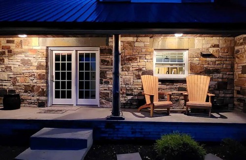 Franklin Springs House | A beautiful 6-bedroom farmhouse in the countryside of Frankfort, NY.