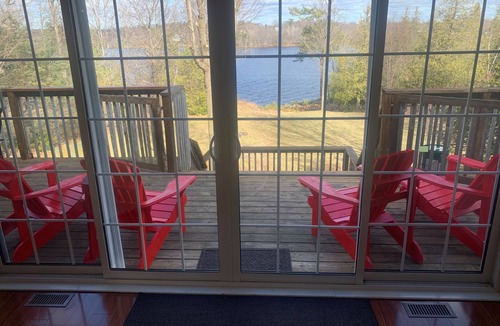 Calabogie House | A Beautiful Waterfront Home, Designed to Be Enjoyed Throughout All Seasons