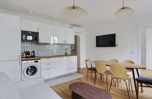 Charonne Apartment | A Bright 2-BR in Nation - Charonne