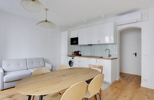 Charonne Apartment | A Bright 2-BR in Nation - Charonne
