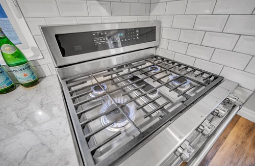 Orangeville Apartment | A bright & chic 2 bedroom urban apartment