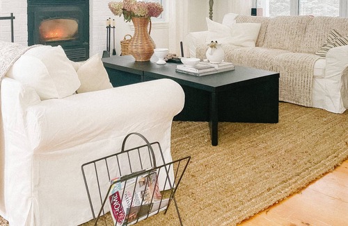 Mulmur House | A country home minutes from Creemore with an inground pool and hot tub.