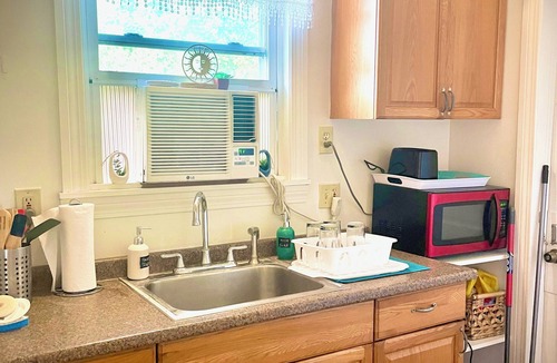 Holy Cross District House | A cozy, quiet, spot 7min to the French Quarter and 2 blocks from the River.