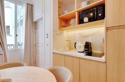 Madeleine Apartment | A Elegant 1-BR/1BA with Services in La Madeleine - Opéra