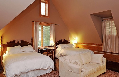 Fenelon Falls Cabin | A Historic, Luxurious, Waterfront Log Mansion