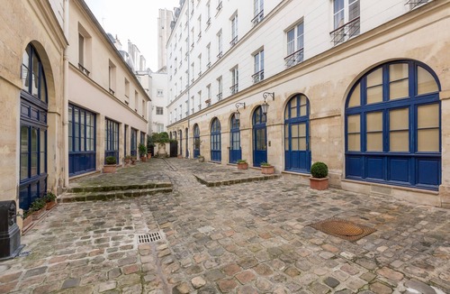 Quartier de la Monnaie Apartment | À la Mode Retreat by the Seine, by Veeve