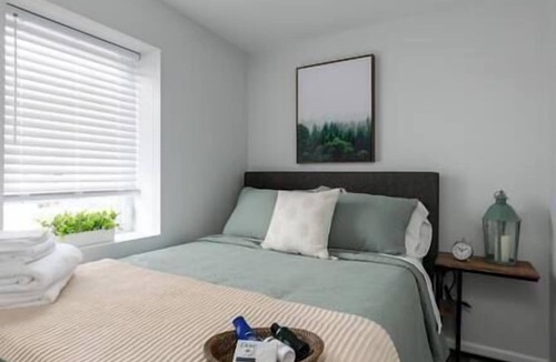 Elkland Apartment | A Little Piece of Main Street 1 - Stylish Getaway