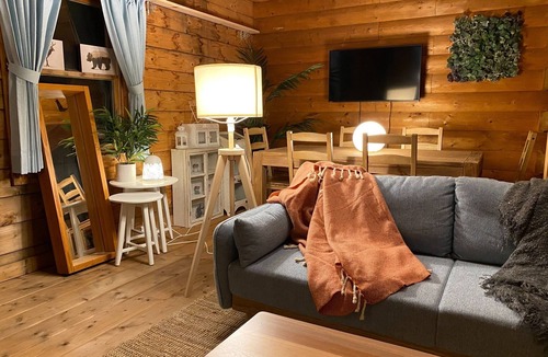 Higashiizu House | A log house with a cute southern French interior / Kamo-gun Shizuoka