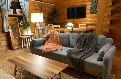 Higashiizu House | A log house with a cute southern French interior / Kamo-gun Shizuoka