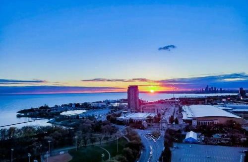 Fort York Apartment | A lovely one bed room with Sunset Views
