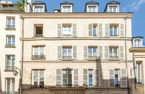 3rd Arrondissement Apartment | A LUXURIOUS SERENE RETREAT IN A DYNAMIC NEIGHBORHOOD -LE MARAIS-RUE DES ARCHIVES