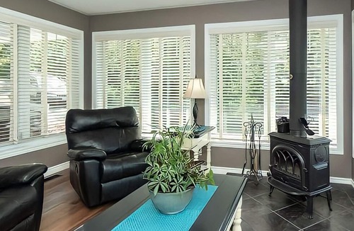 Katrine House | A LUXURY 6 BEDROOM LAKEFRONT COTTAGE Available for RENT!!!!
