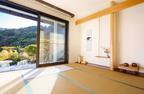 Atami House | A modern Japanese hot spring inn with an openair bath A relaxing space with a garden/Atami Shizuoka