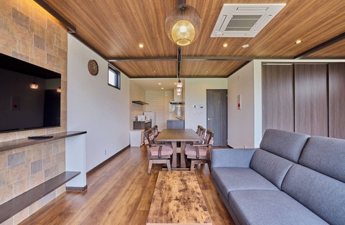 Fujikawaguchiko House | A newly built villa with a jacuzzi where you can e/Minamitsurugun Yamanashi