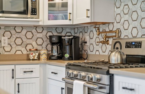 Hector House | A peaceful retreat just off the Seneca Lake Wine Trail—close to 20+ wineries and Smith Park’s lakeside fun.